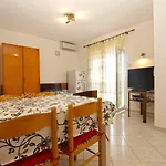 Mladen 1588 Apartmán