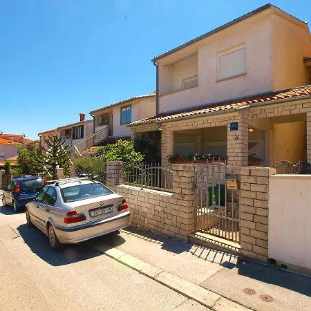 Apartmán Mladen 1588 *