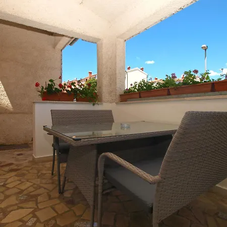 Apartment Mladen 1588 Pula