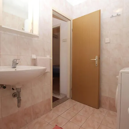 Apartment Mladen 1588
