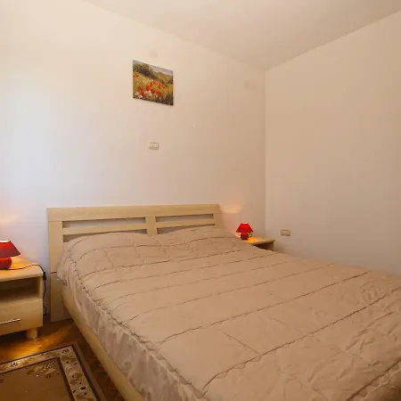 Apartment Mladen 1588