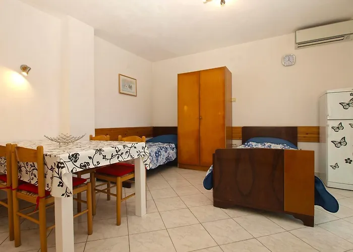 아파트 Mladen 1588 풀라